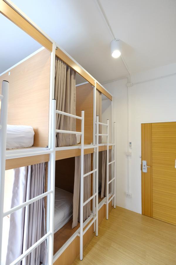 Simple To Sleep Hostel Bangkok Exterior foto