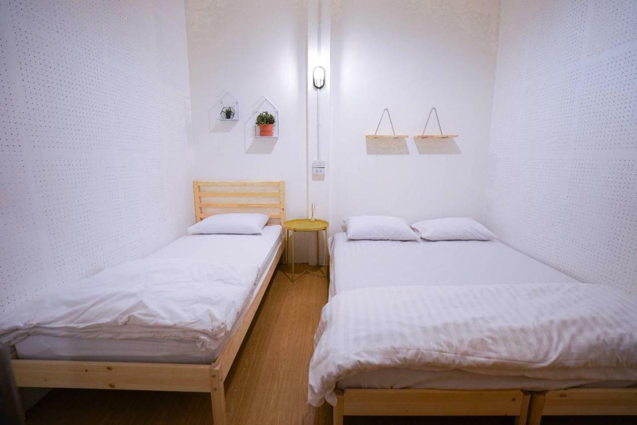 Simple To Sleep Hostel Bangkok Exterior foto